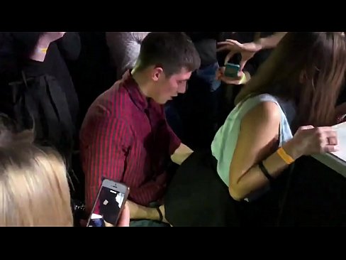 ❤️ Echte seks in een Russische nachtclub. 18-jarig Russisch meisje in de anus en vagina geneukt in een nachtclub ❤️ Fuck video at us nl.com-pornzog.ru ❌️ ❌️❤
